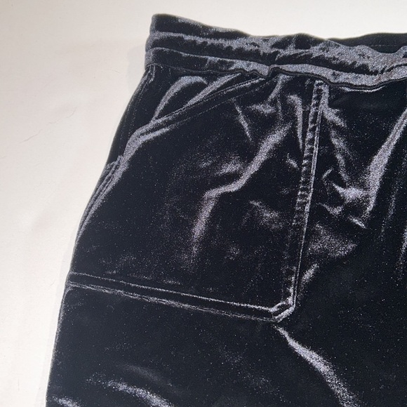 BCBGENERATION Winter Black Velvet Drawstring Skirt Size M - Picture 2 of 6